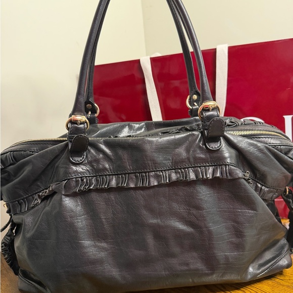 Black Leather Sabrina Medium Boston Bag - Picture 4 of 13
